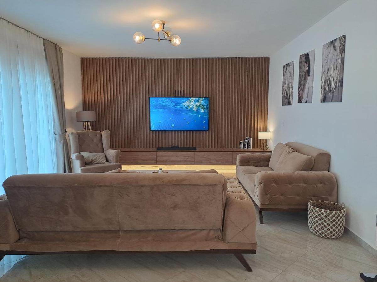 Lux Apartment Jovanovic Tivat Eksteriør billede