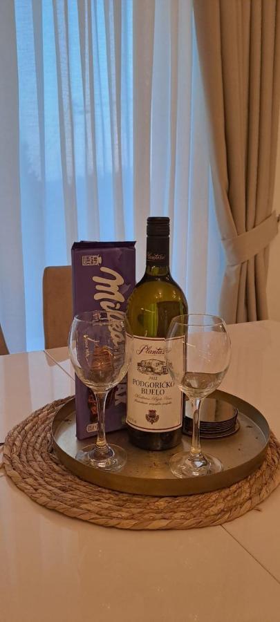 Lux Apartment Jovanovic Tivat Eksteriør billede